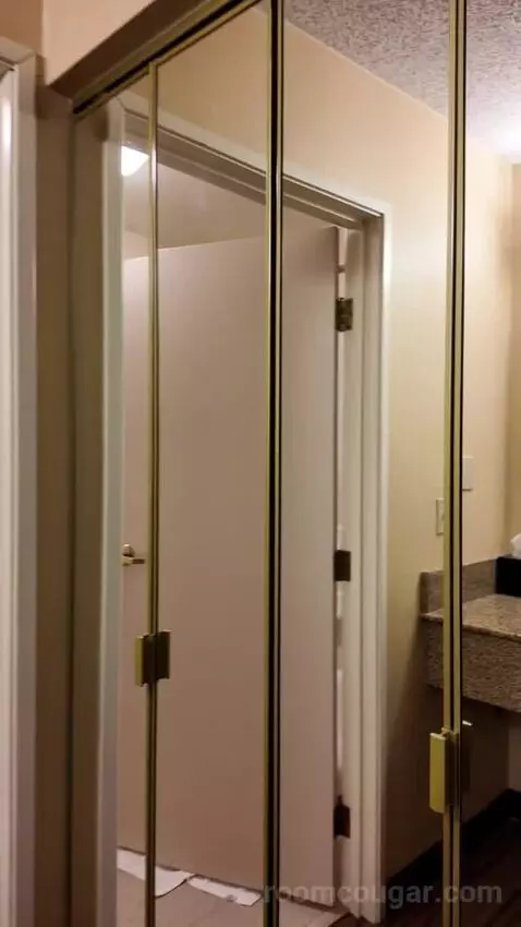 Queen Room with Two Queen Beds bathroom picture #5