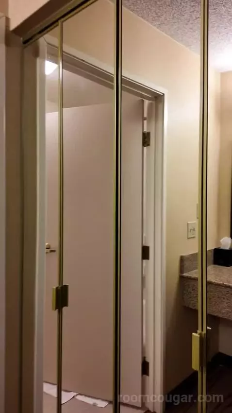 Queen Room with Two Queen Beds bathroom picture #6