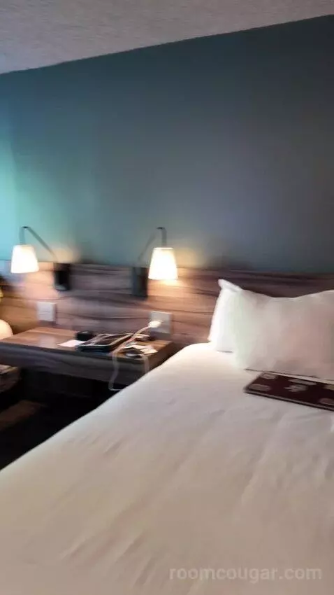 Queen Room with Two Queen Beds bed picture #9