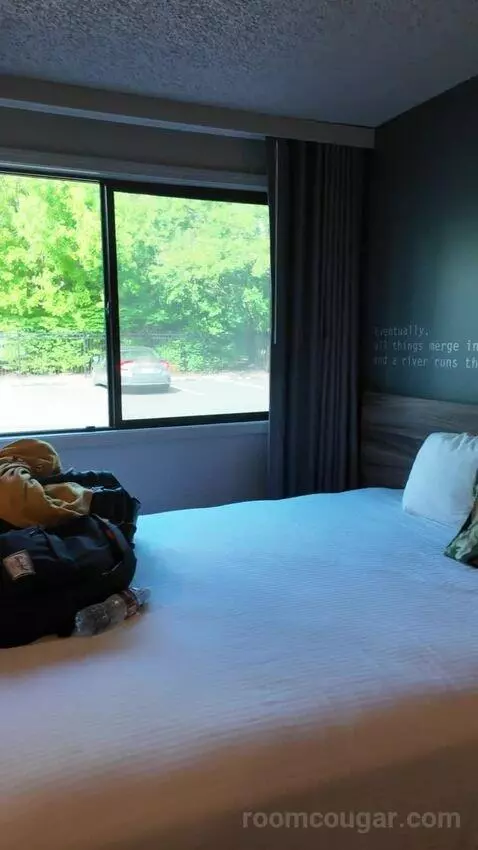 Queen Room with Two Queen Beds bed picture #3