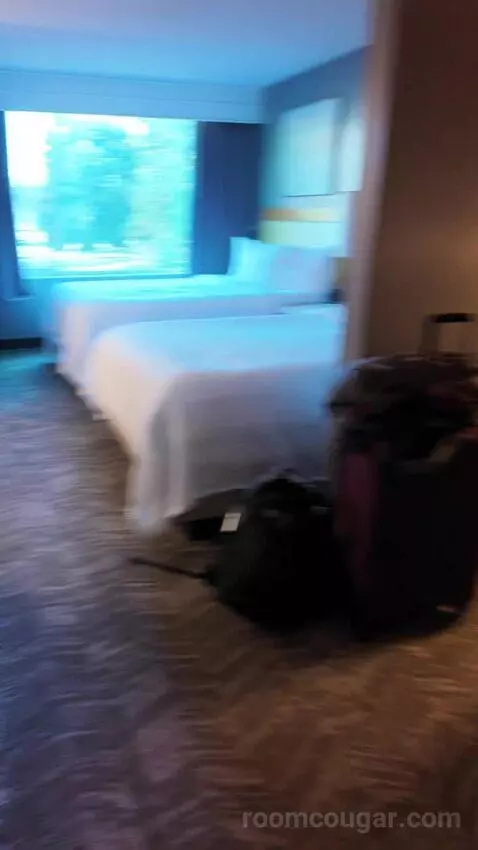 Queen Suite bed picture #3