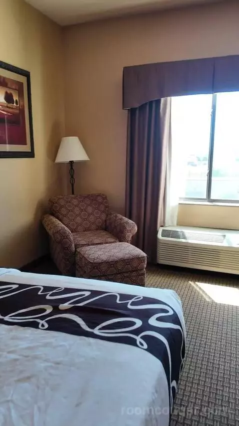 Deluxe Queen Room with Two Queen Beds bed picture #5