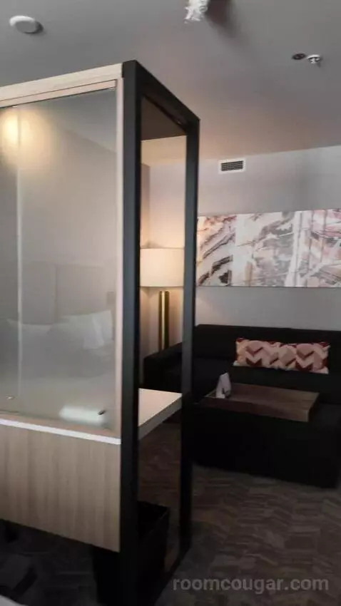 Suite with Two Queen Beds and Trundle Bed - Hearing Accessible bed picture #8