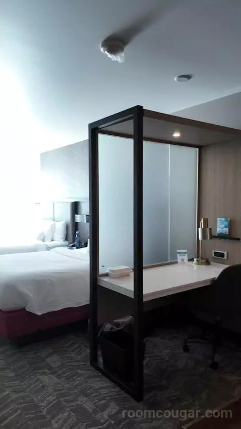 Suite with Two Queen Beds and Trundle Bed - Hearing Accessible bed picture #3