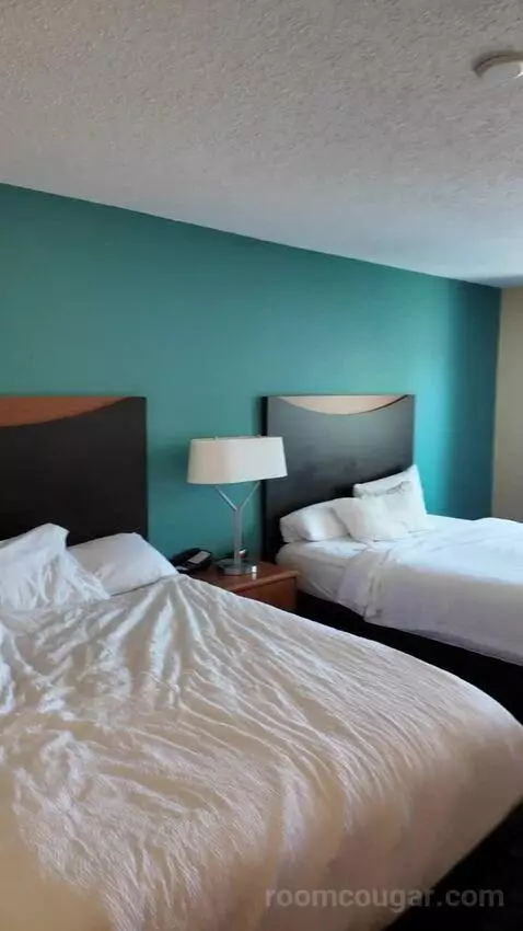 Queen Room with Two Queen Beds bed picture #9
