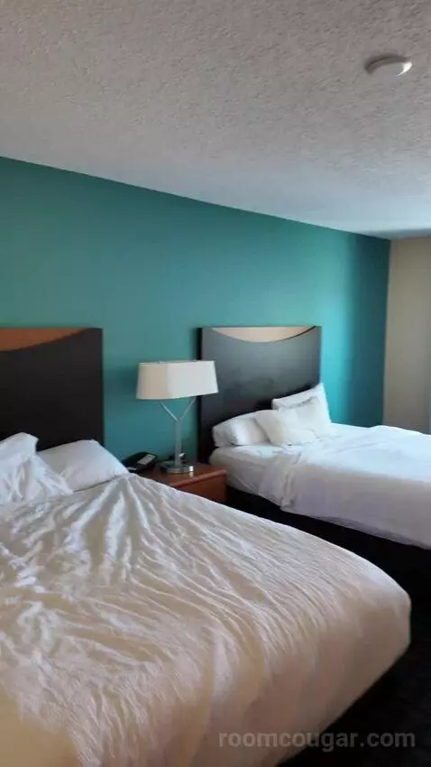 Queen Room with Two Queen Beds bed picture #10