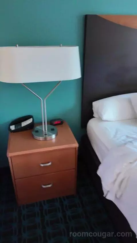 Queen Room with Two Queen Beds bed picture #8