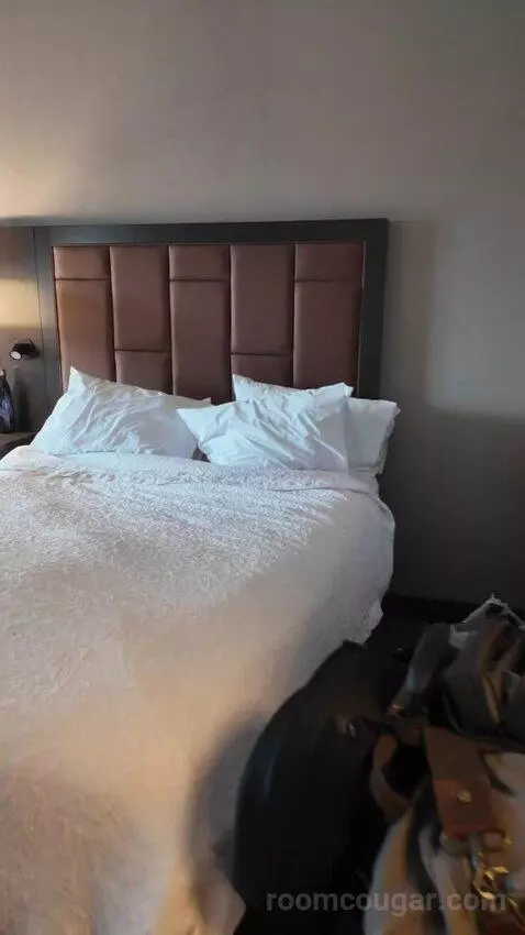 Queen Room with Two Queen Beds bed picture #8