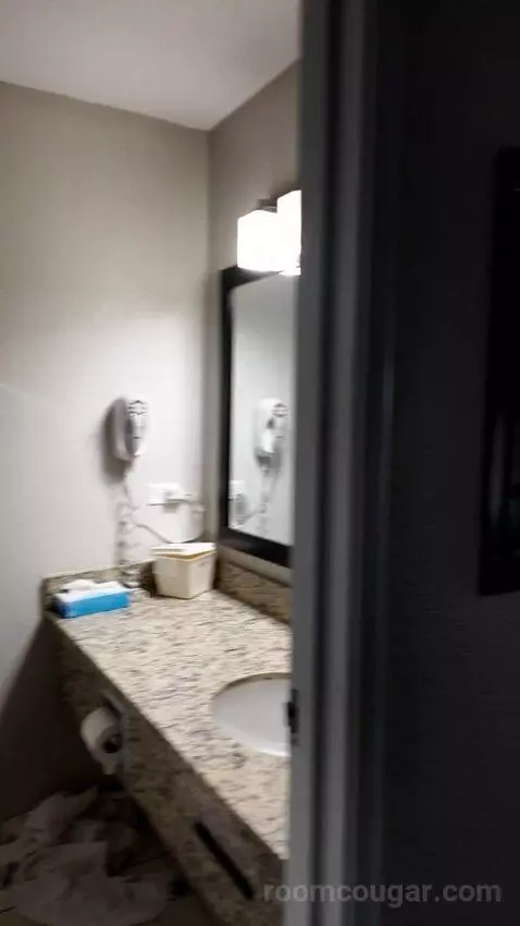 Efficiency Queen Suite with Two Queen Beds picture #2