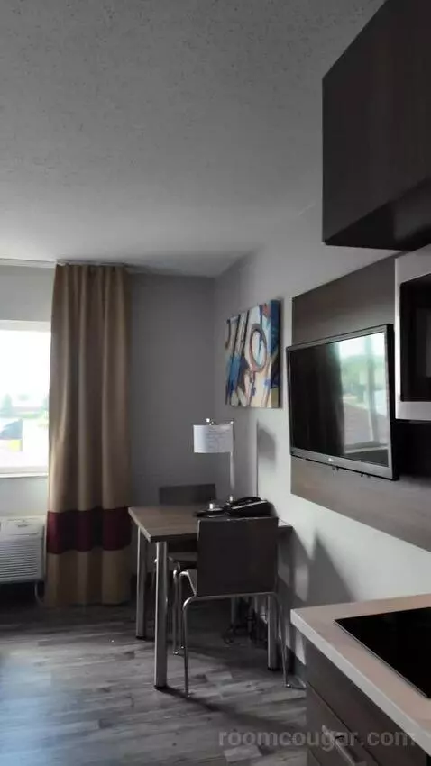 Efficiency Queen Suite with Two Queen Beds bed picture #10