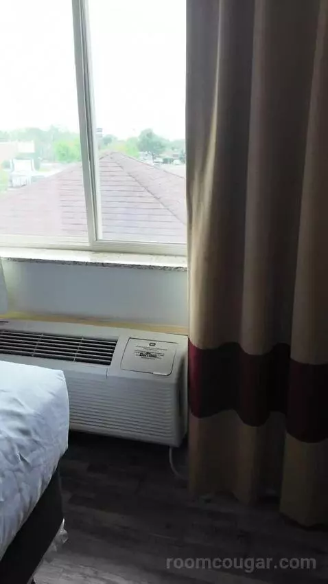 Efficiency Queen Suite with Two Queen Beds bed picture #7