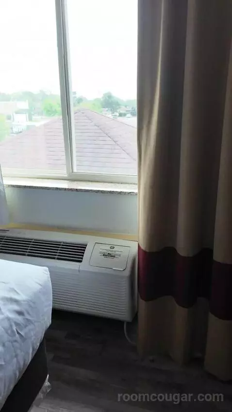 Efficiency Queen Suite with Two Queen Beds picture #7