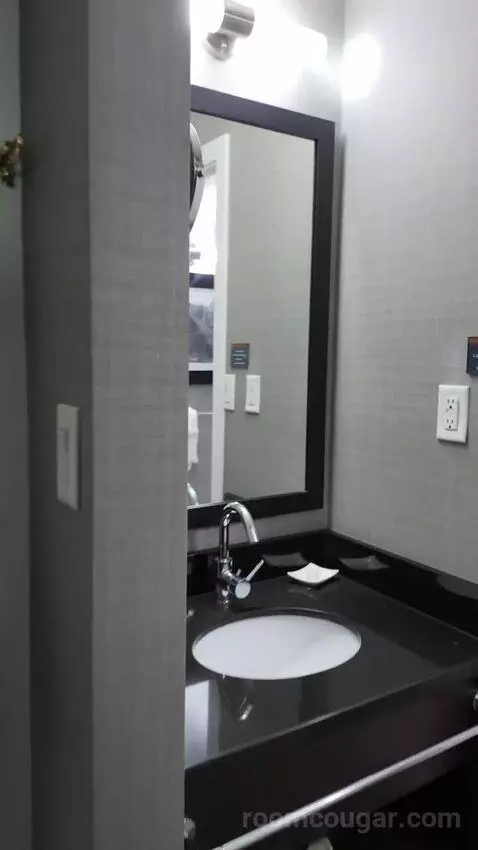 Standard Room 2 Double Beds (#207) bathroom picture #1
