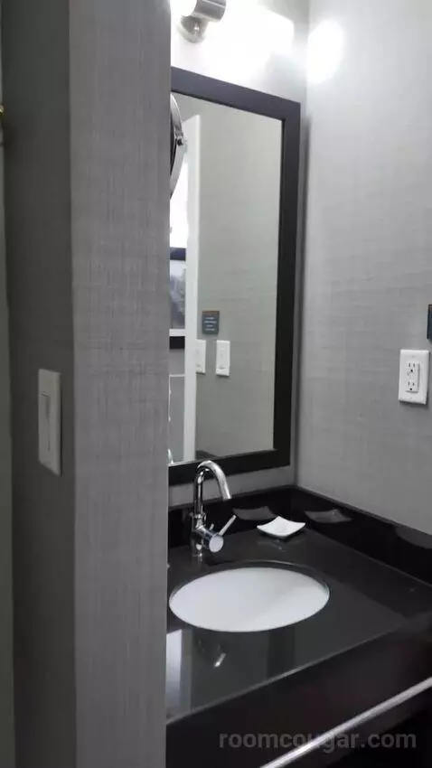 Standard Room 2 Double Beds (#207) bathroom picture #2