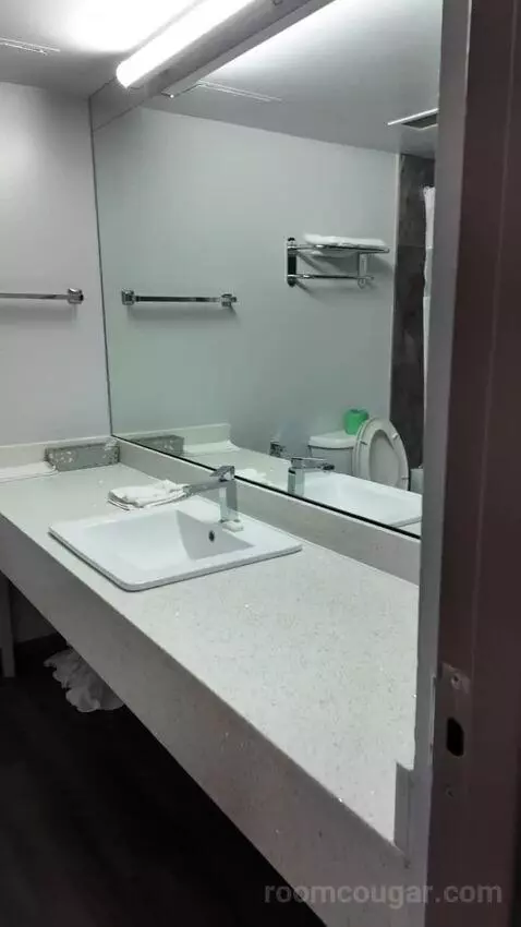 Double Room with Two Double Beds bathroom picture #5