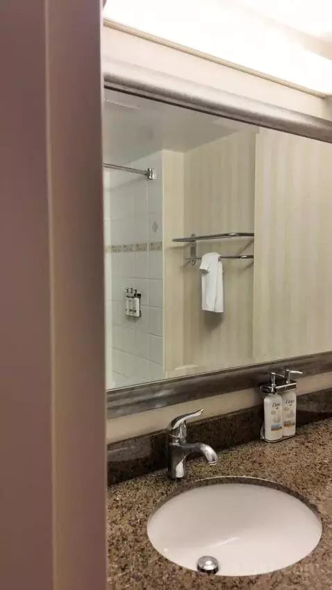 Standard (#419) bathroom picture #2
