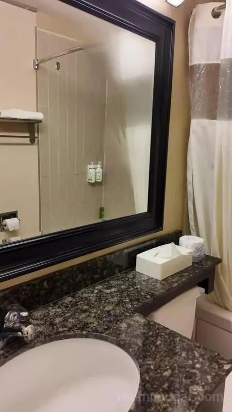 Double Room (#1030) bathroom picture #1