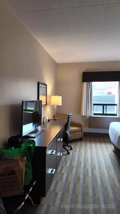 Queen Room with Two Queen Beds (#121) bed picture #1
