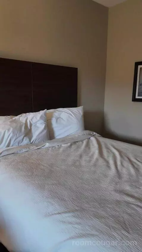 Queen Room with Two Queen Beds (#121) bed picture #6