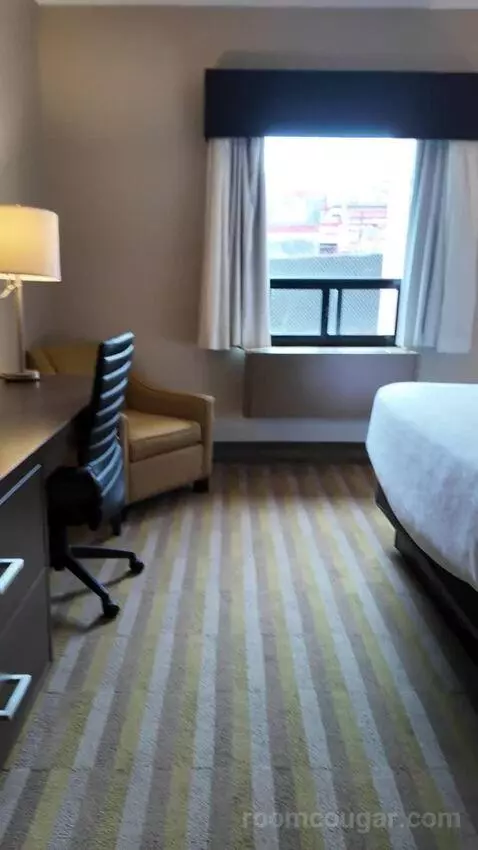 Queen Room with Two Queen Beds (#121) bed picture #3