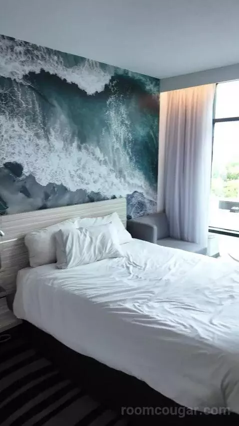 Superior with Two Queen Beds - Renovated (#511) view picture #3