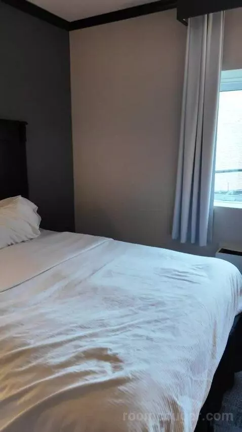 Queen Room with Two Queen Beds (#207) bed picture #3