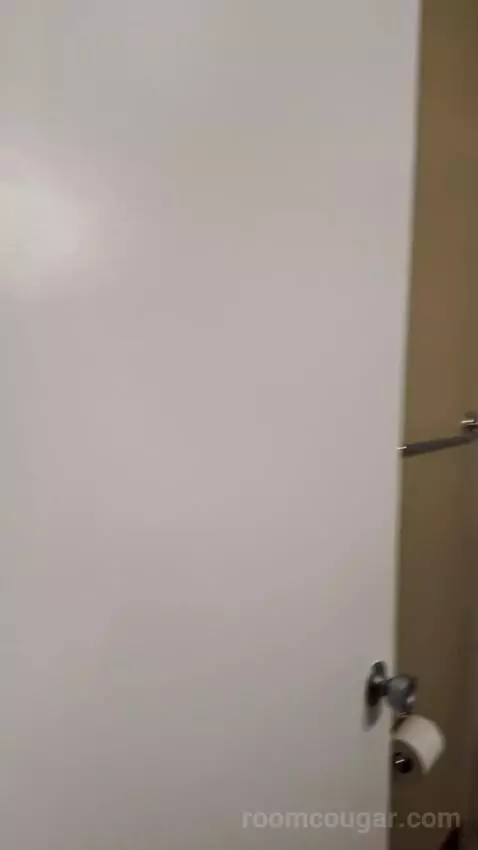 Standard (#102) bathroom picture #3