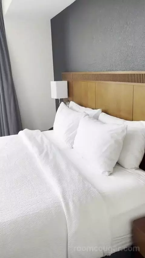 King Room bed picture #8
