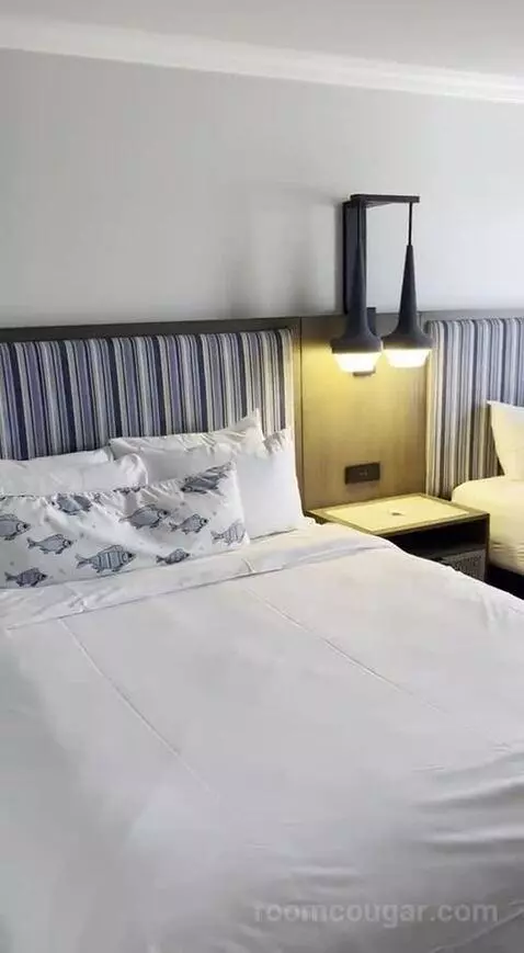 Guest Room, 2 Queen, Partial Ocean View, Balcony (#719) bed picture #3
