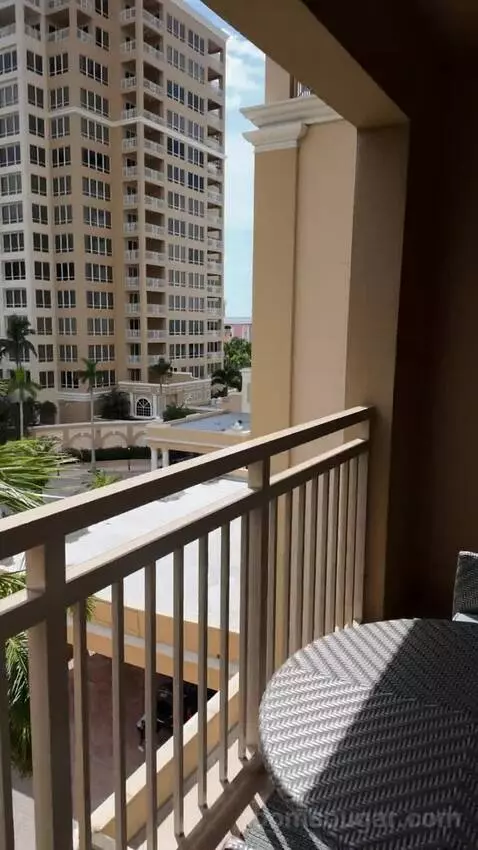 King Room with Balcony (#531) picture #11