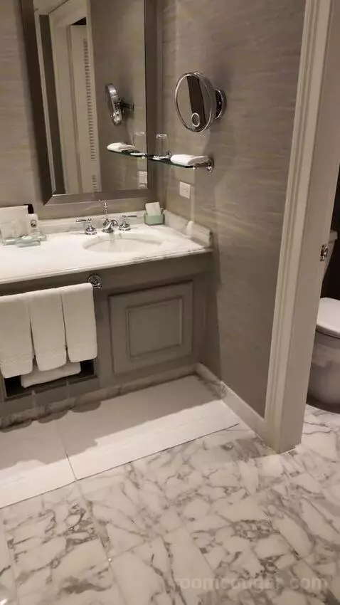 King Room with Balcony (#531) bathroom picture #2