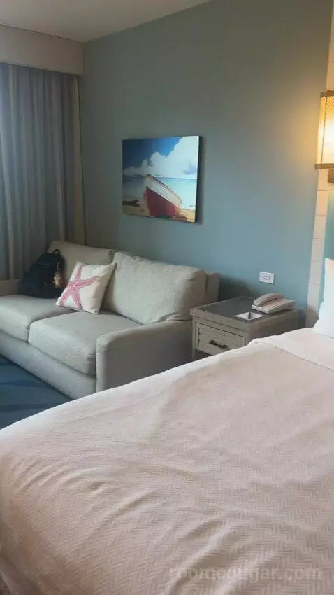 Lagoon View Room - King Bed (Includes Early Park Admission*) (#3230) bed picture #2