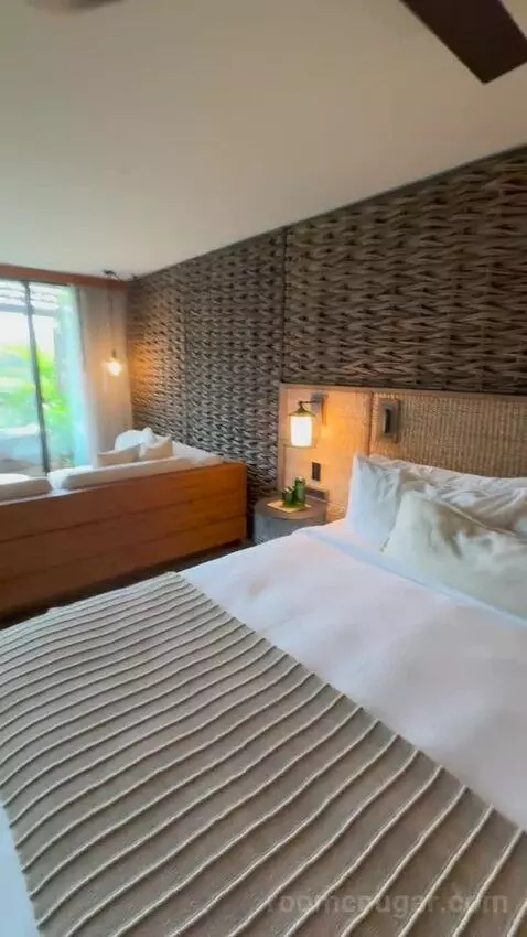 Mountain View King (#426) bed picture #8