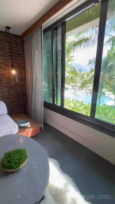 Ocean/Pool View King (#308) bed picture #12