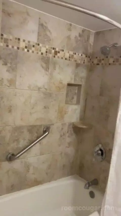 Queen Room with Two Queen Beds (#306) bathroom picture #2