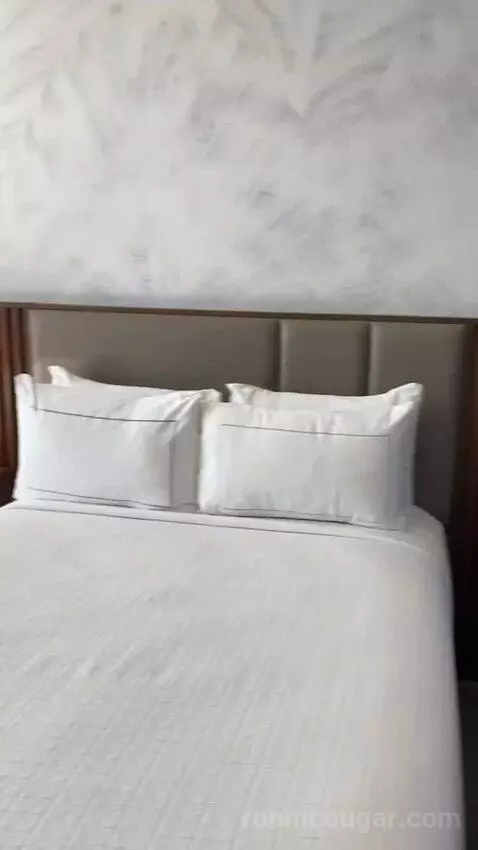 Pool Queen/Queen, Guest Room, 2 Queen, Pool View bed picture #10