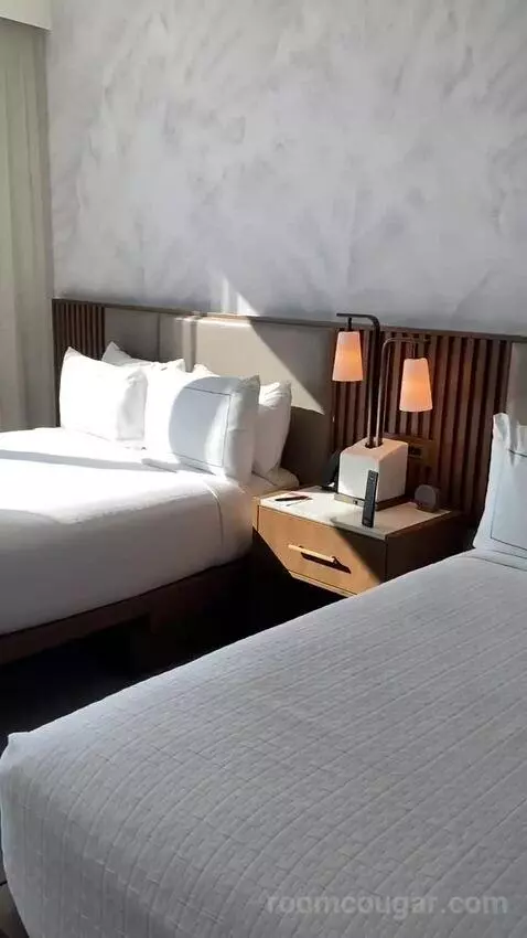 Pool Queen/Queen, Guest Room, 2 Queen, Pool View bed picture #11