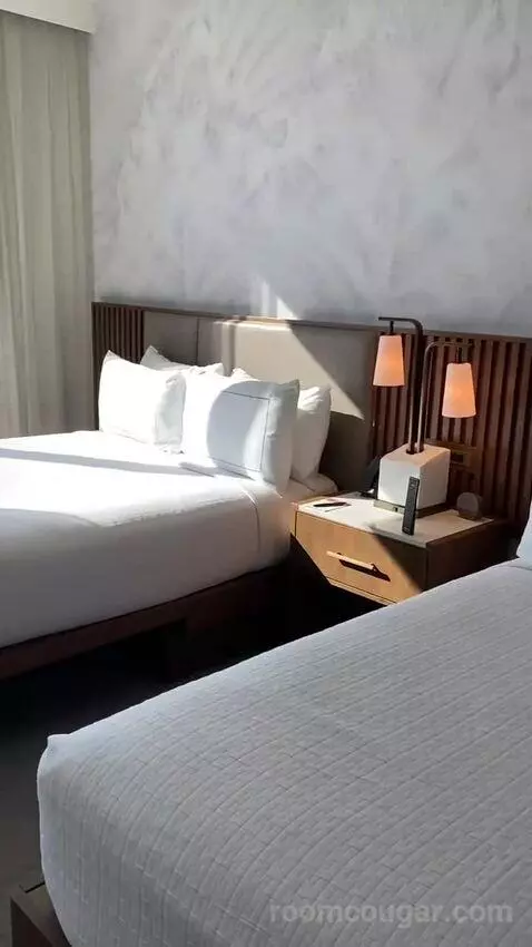 Pool Queen/Queen, Guest Room, 2 Queen, Pool View bed picture #12