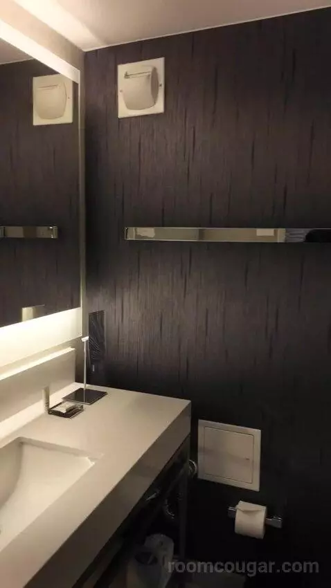 Superior Double Room with Two Double Beds and Times Square View (#3039) bathroom picture #7