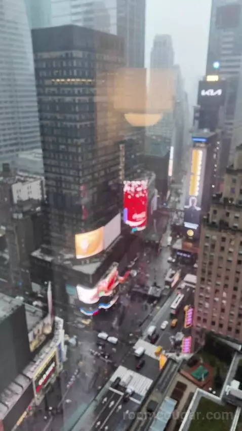 King Room with Sofa Bed (Upon Request) and Times Square View (#3136) view picture #8