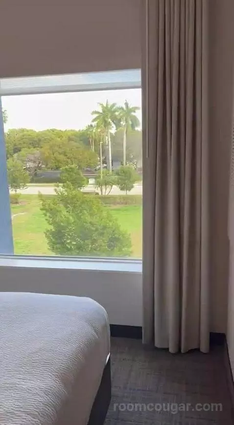 Queen Studio with Sofa Bed and Garden View - Hearing Accessible view picture #5