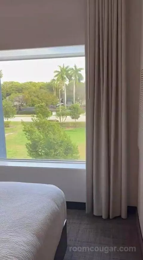 Queen Studio with Sofa Bed and Garden View - Hearing Accessible view picture #6