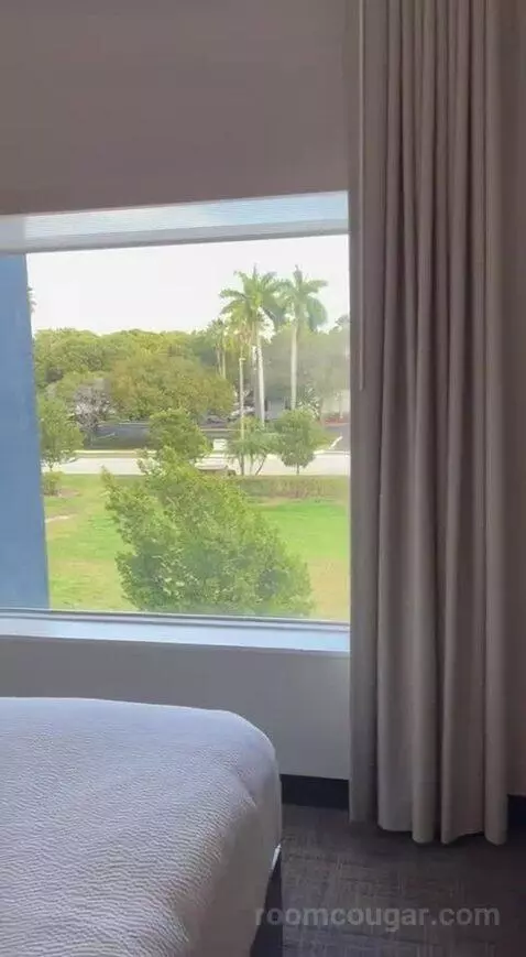 Queen Studio with Sofa Bed and Garden View - Hearing Accessible view picture #9