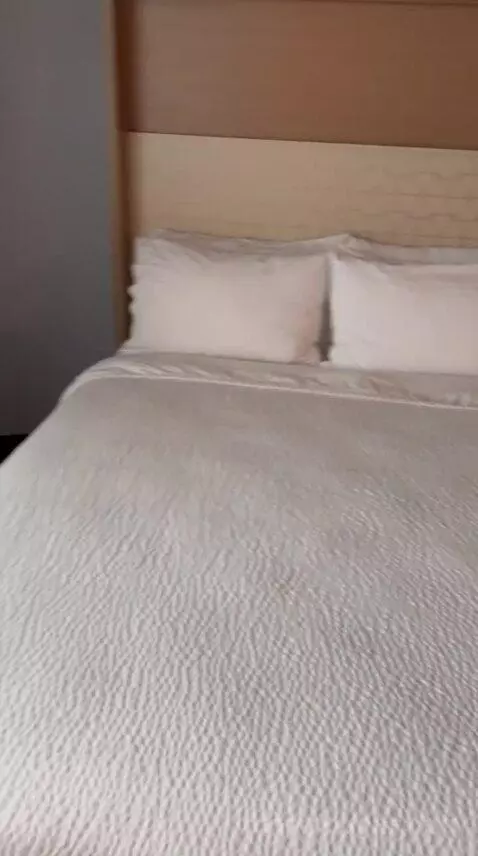 Queen Room with Two Queen Beds (#512) bed picture #4