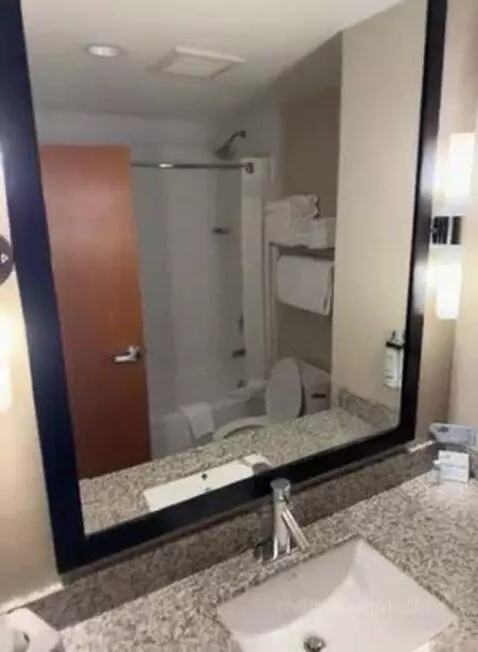 Queen Room with Two Queen Beds (#401) bathroom picture #4