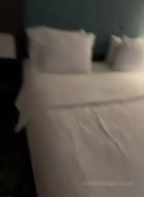 Standard (#302) bed picture #2