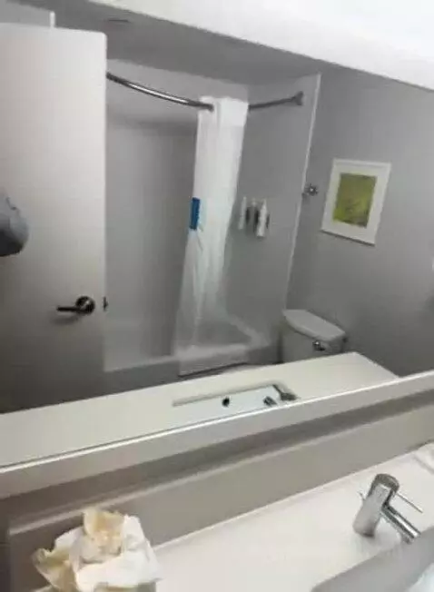 Standard (#302) bathroom picture #6