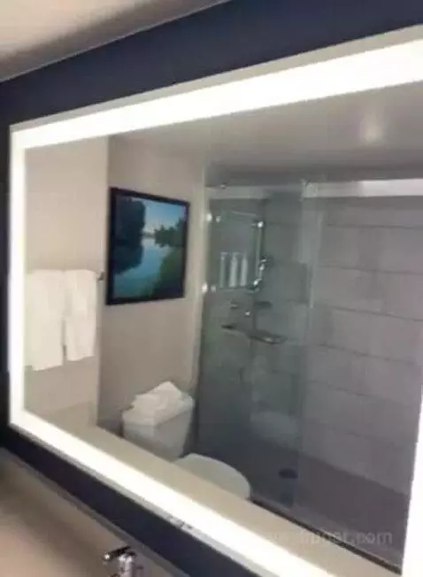 King Suite with River View (#715) bathroom picture #11