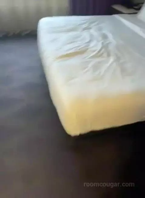 Superior King Room (#1911) bed picture #3
