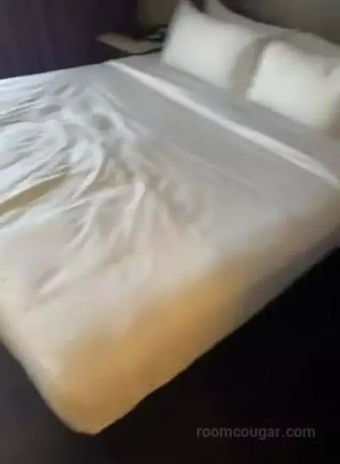 Superior King Room (#1911) bed picture #7